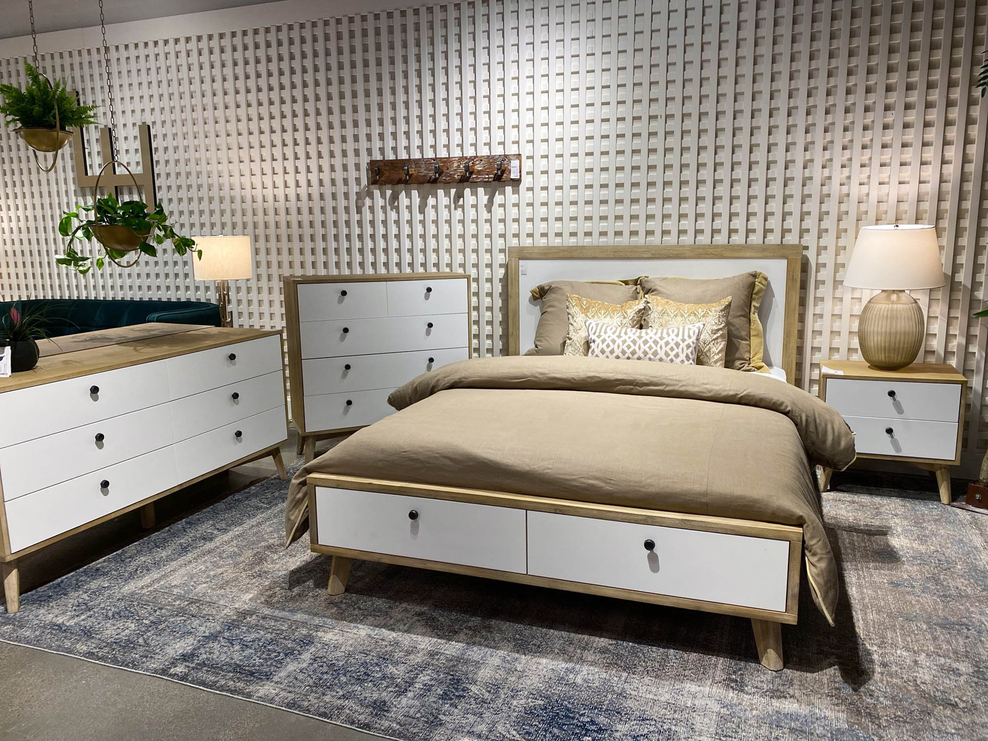 Ava King Bed - Image 4