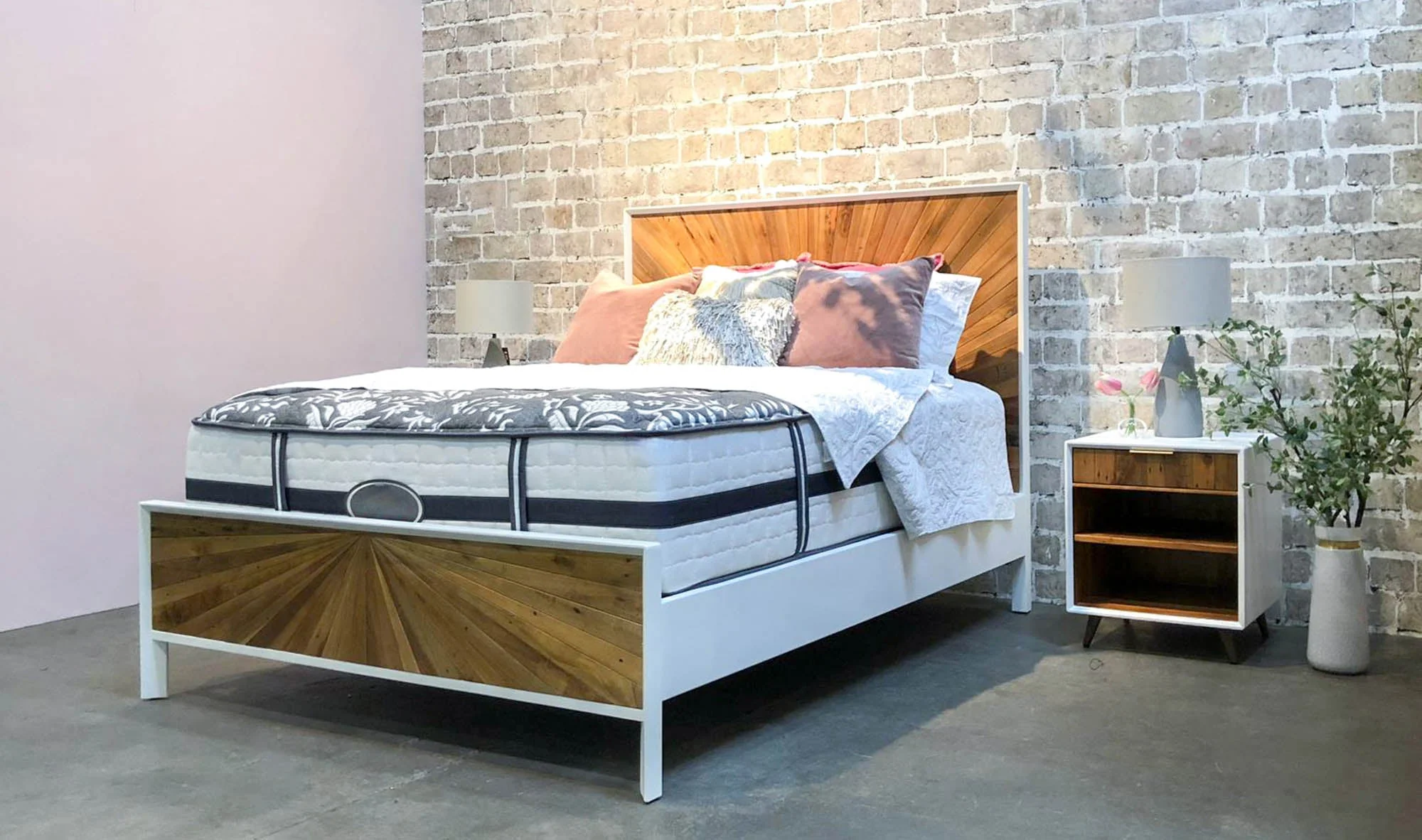 Casablanca King Bed - Image 12
