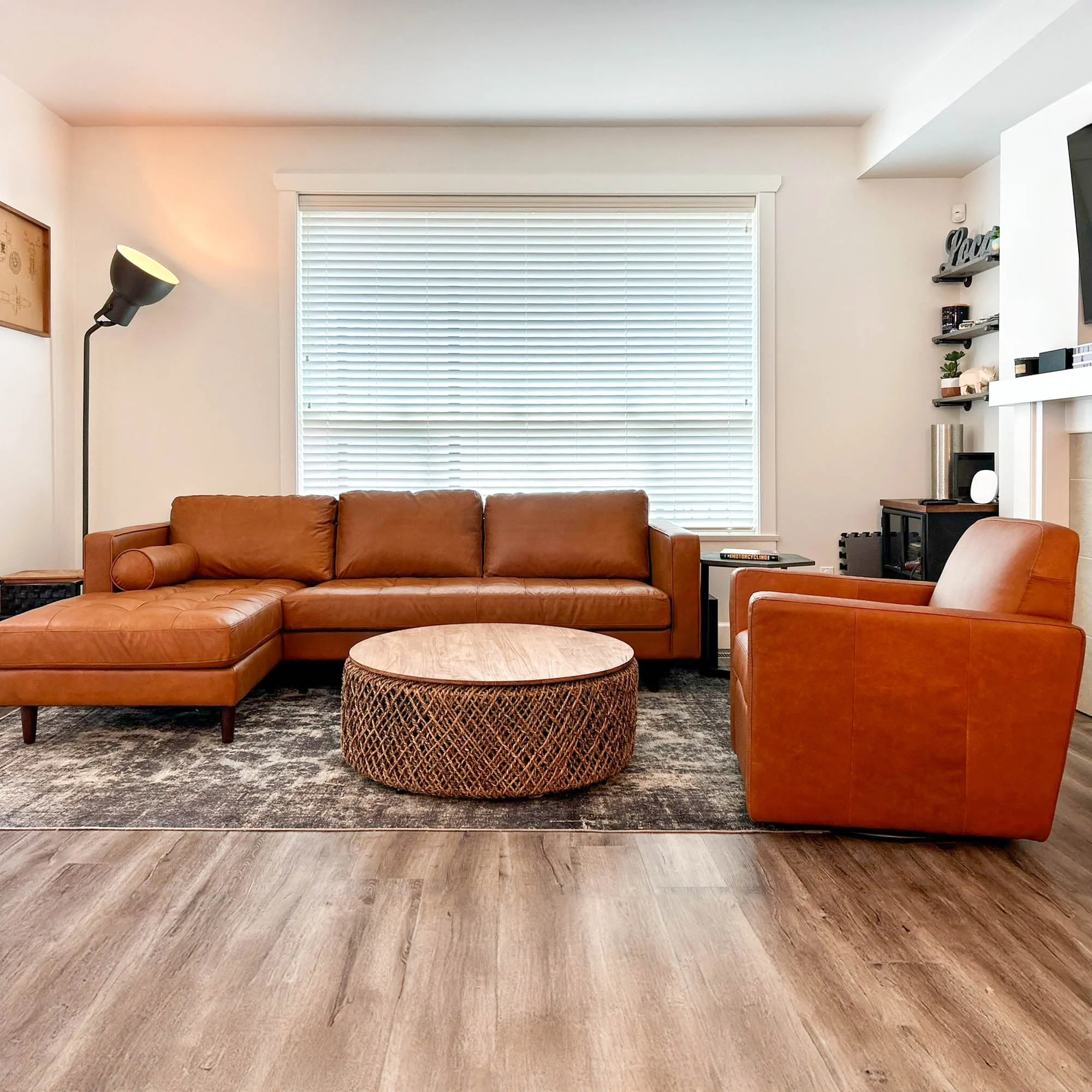 Cooper Swivel Club Chair - Cognac - Image 7