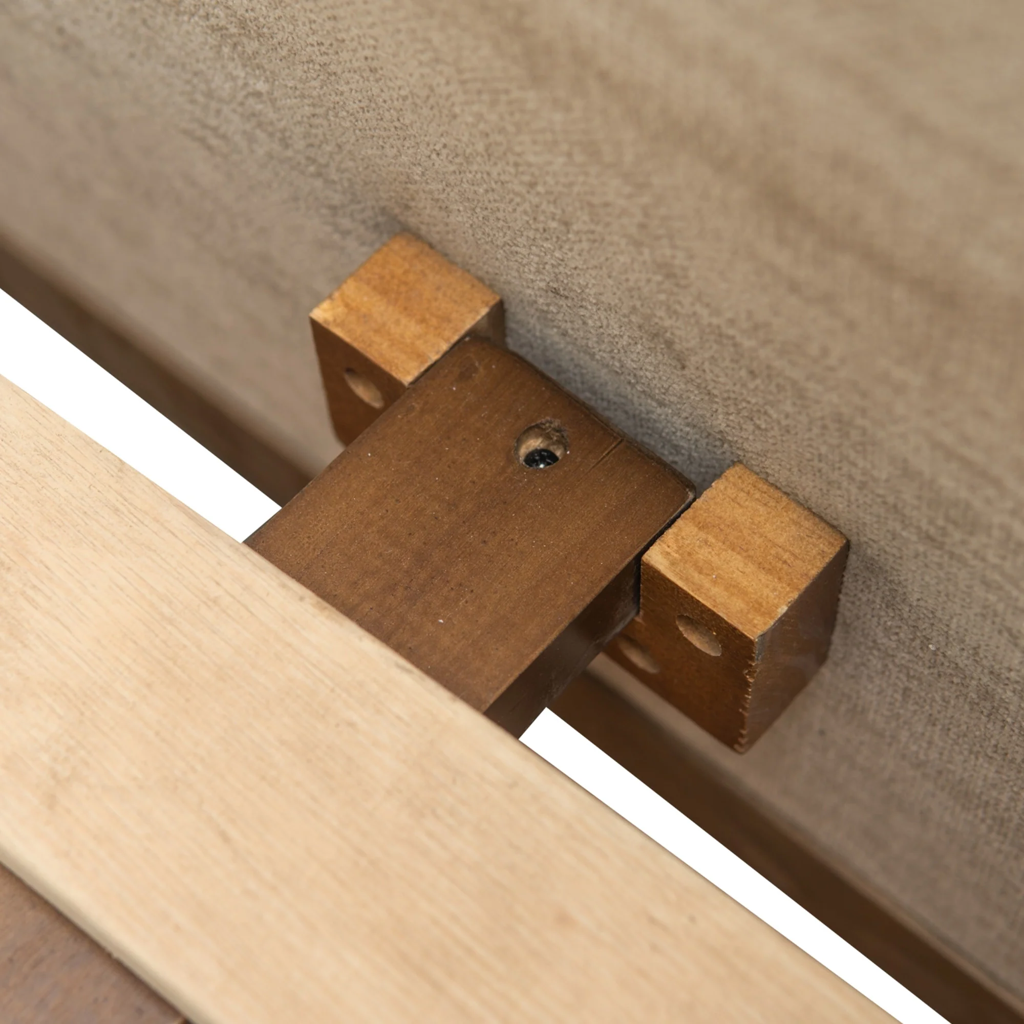 Gilbert Queen Bed - Image 8