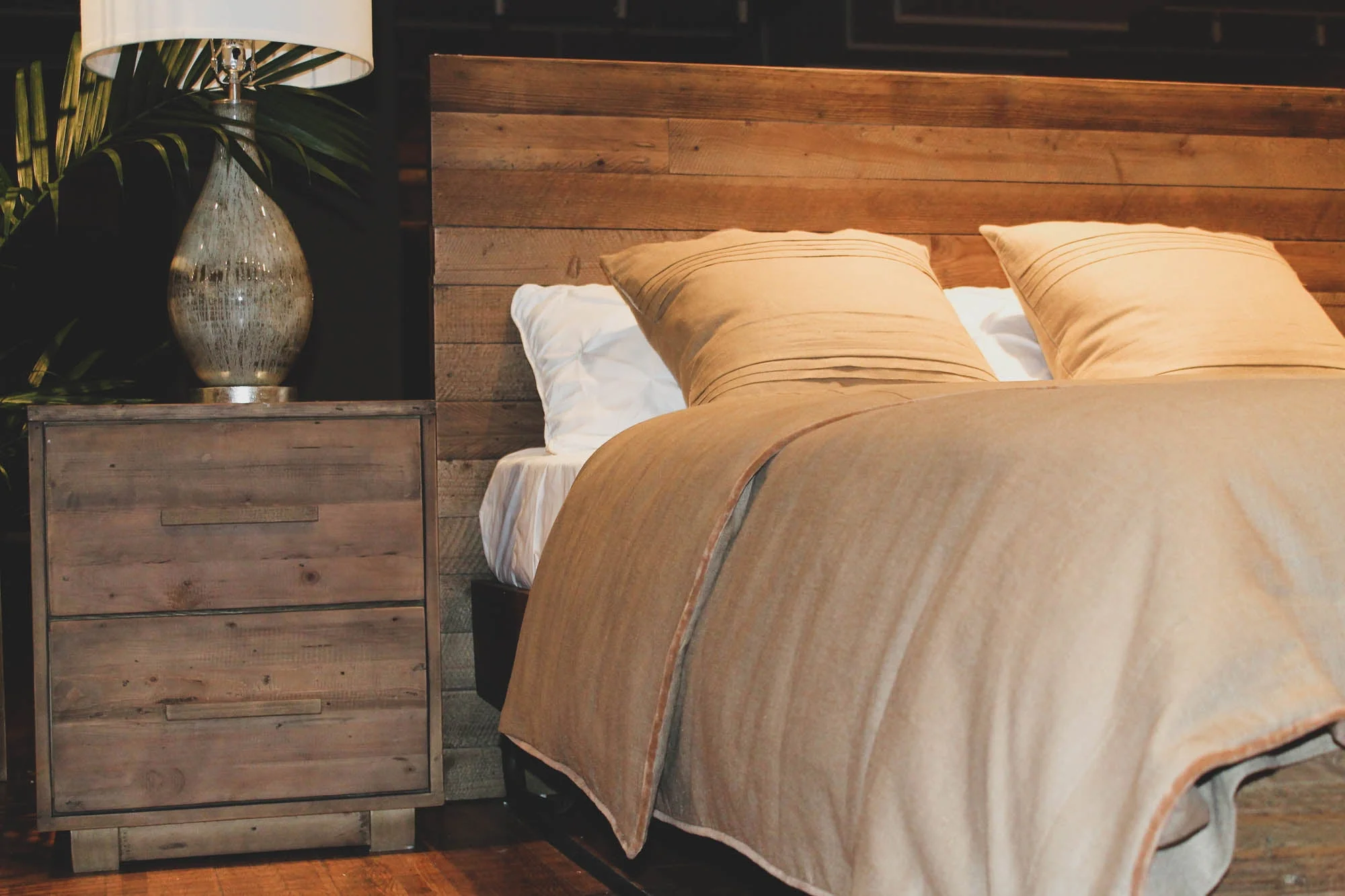 Nevada King Bed - Dark Driftwood - Image 6