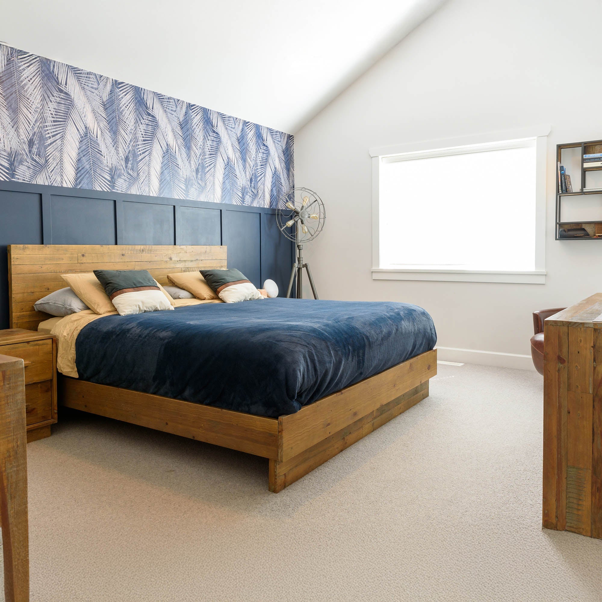 Nevada King Bed - Dark Driftwood - Image 8