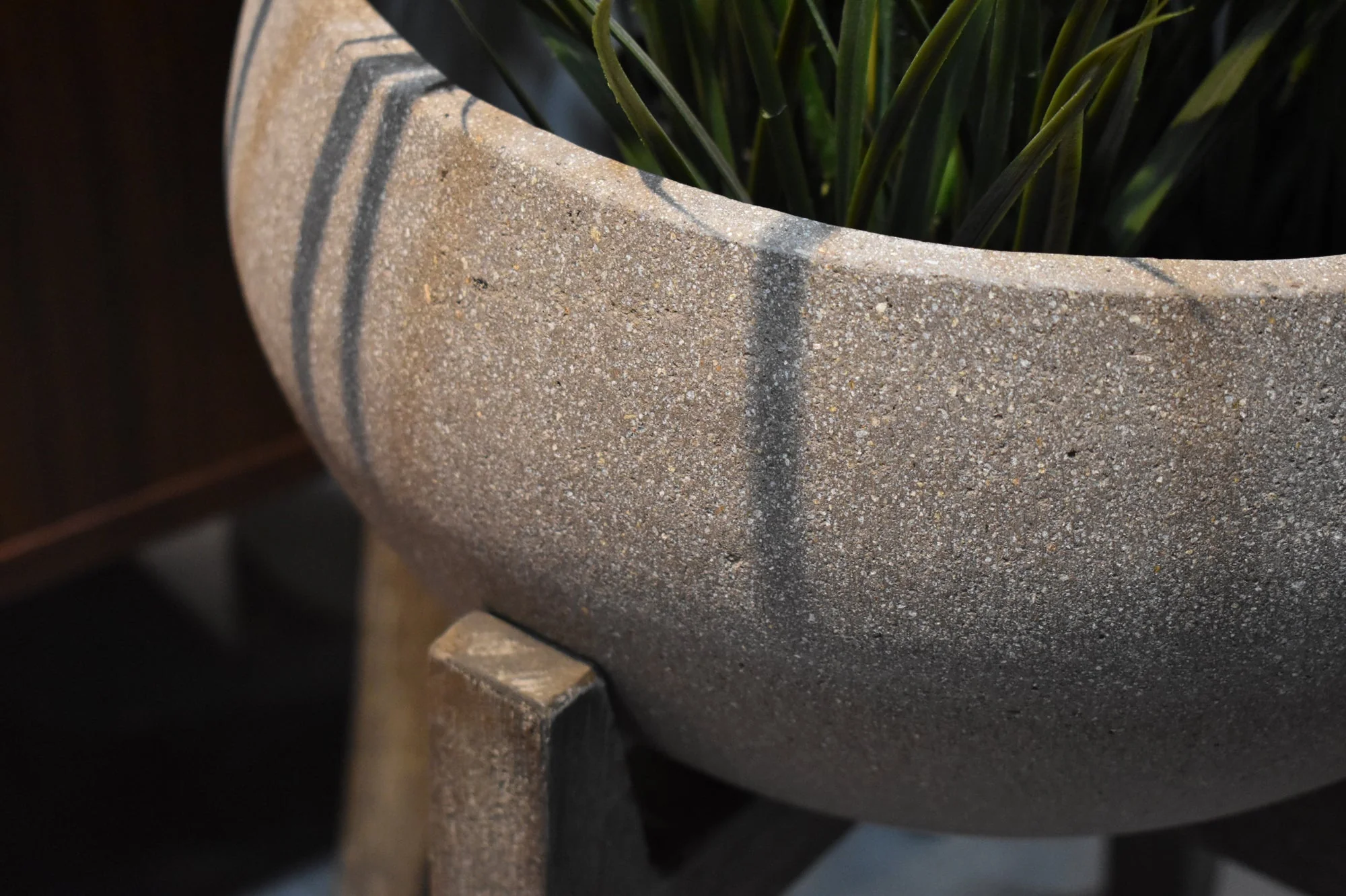 Patio Large Standing Urn - Brown Stone - Image 3